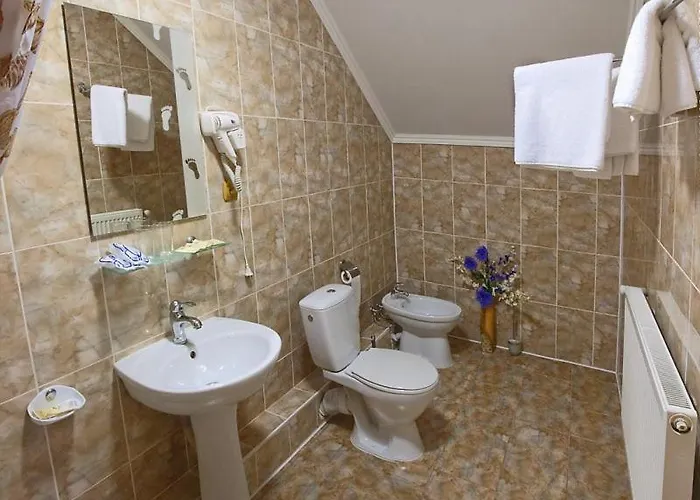 纳潘卡酒店 亚列姆切